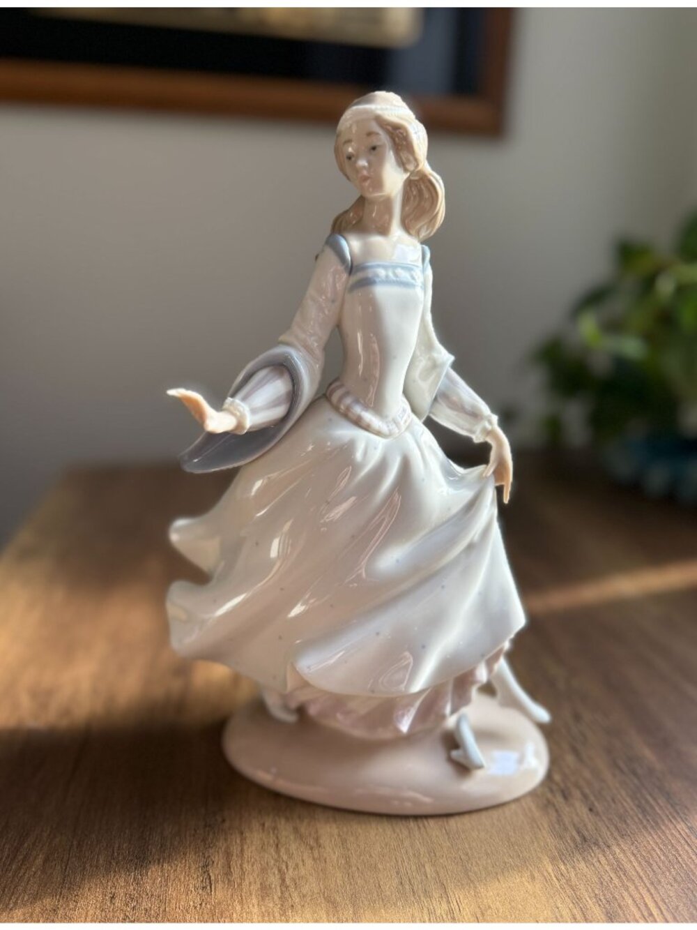 Vintage 1980s Lladro Cinderella Figurine With Original Box